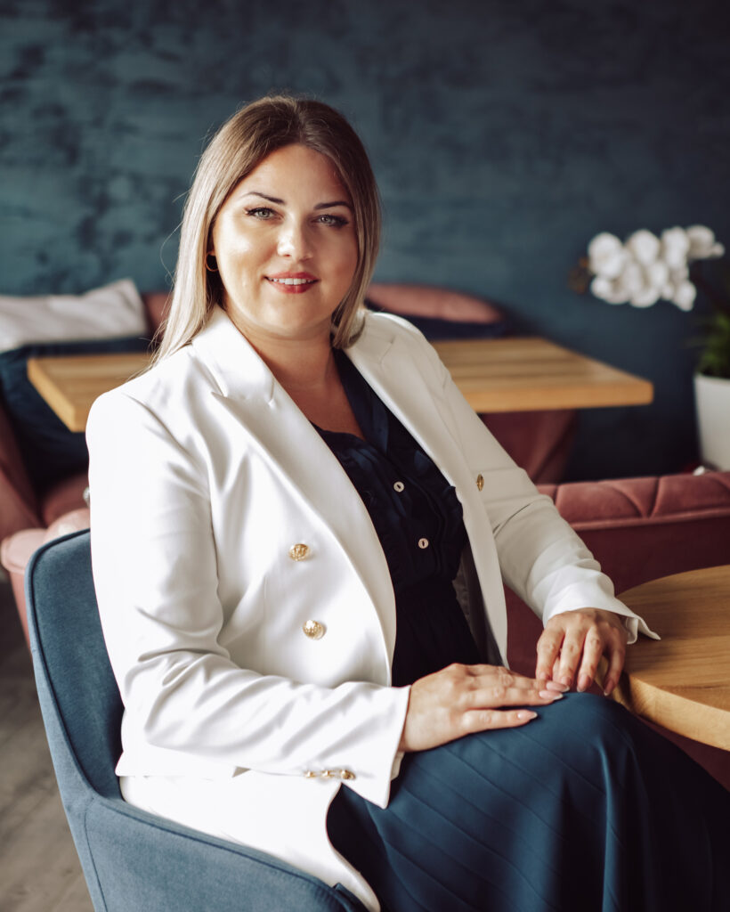 na zdjęciu - Dominika Hapek - prezes zarządu Fundacji Sama Mama