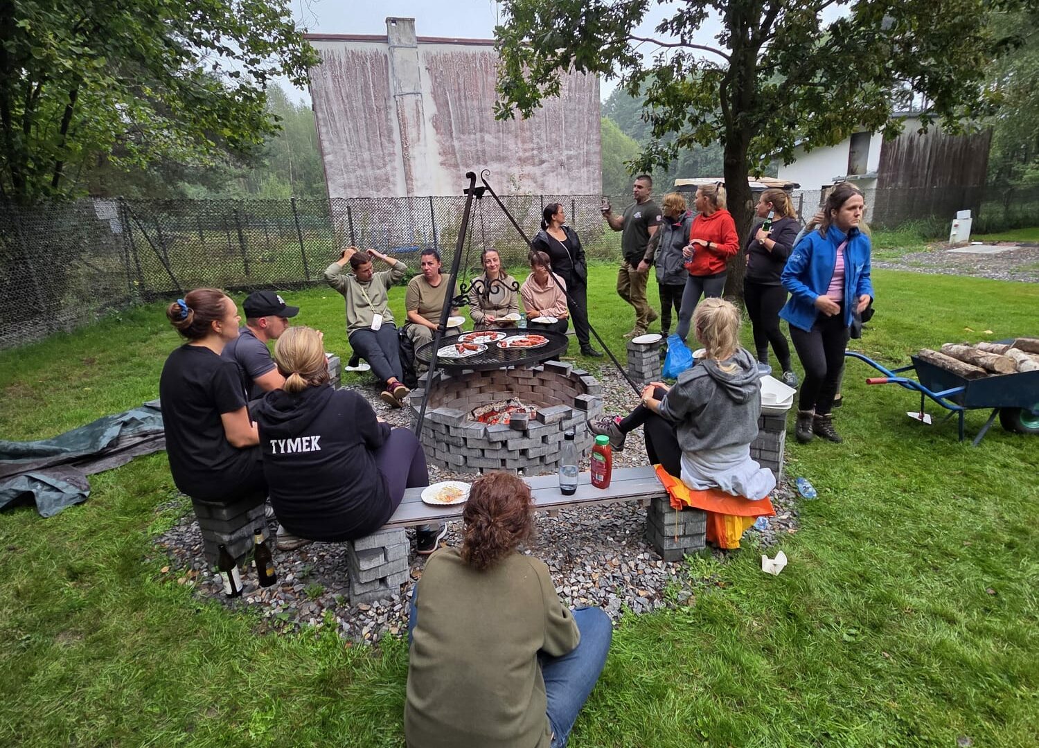 Fundacja Super Energia podczas organizowanego survivalu